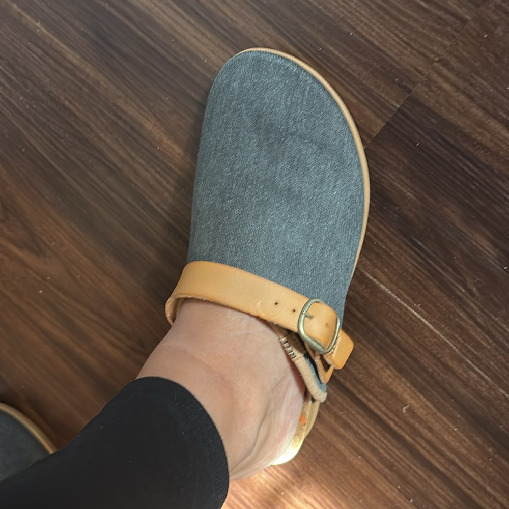 Reef Clogs - image 5